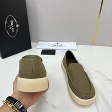 💋💍P家新品 PRAD* 普拉-达 男士帆布乐福鞋 意式优雅,一步到位 这双乐福鞋是标志性的优 💋💍P家新品 PRAD* 普拉-达 男士帆布乐福鞋 意式优雅,一步到位 这双乐福鞋是标志性的优