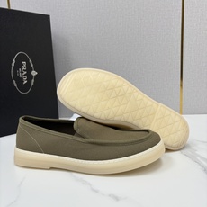 💋💍P家新品 PRAD* 普拉-达 男士帆布乐福鞋 意式优雅,一步到位 这双乐福鞋是标志性的优 💋💍P家新品 PRAD* 普拉-达 男士帆布乐福鞋 意式优雅,一步到位 这双乐福鞋是标志性的优