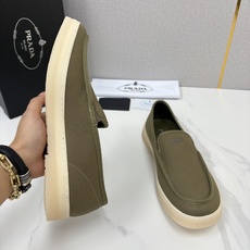 💋💍P家新品 PRAD* 普拉-达 男士帆布乐福鞋 意式优雅,一步到位 这双乐福鞋是标志性的优 💋💍P家新品 PRAD* 普拉-达 男士帆布乐福鞋 意式优雅,一步到位 这双乐福鞋是标志性的优