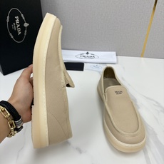 💋💍P家新品 PRAD* 普拉-达 男士帆布乐福鞋 意式优雅,一步到位 这双乐福鞋是标志性的优 💋💍P家新品 PRAD* 普拉-达 男士帆布乐福鞋 意式优雅,一步到位 这双乐福鞋是标志性的优