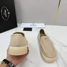 💋💍P家新品 PRAD* 普拉-达 男士帆布乐福鞋 意式优雅,一步到位 这双乐福鞋是标志性的优 💋💍P家新品 PRAD* 普拉-达 男士帆布乐福鞋 意式优雅,一步到位 这双乐福鞋是标志性的优