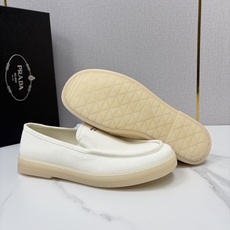 💋💍P家新品 PRAD* 普拉-达 男士帆布乐福鞋 意式优雅,一步到位 这双乐福鞋是标志性的优 💋💍P家新品 PRAD* 普拉-达 男士帆布乐福鞋 意式优雅,一步到位 这双乐福鞋是标志性的优