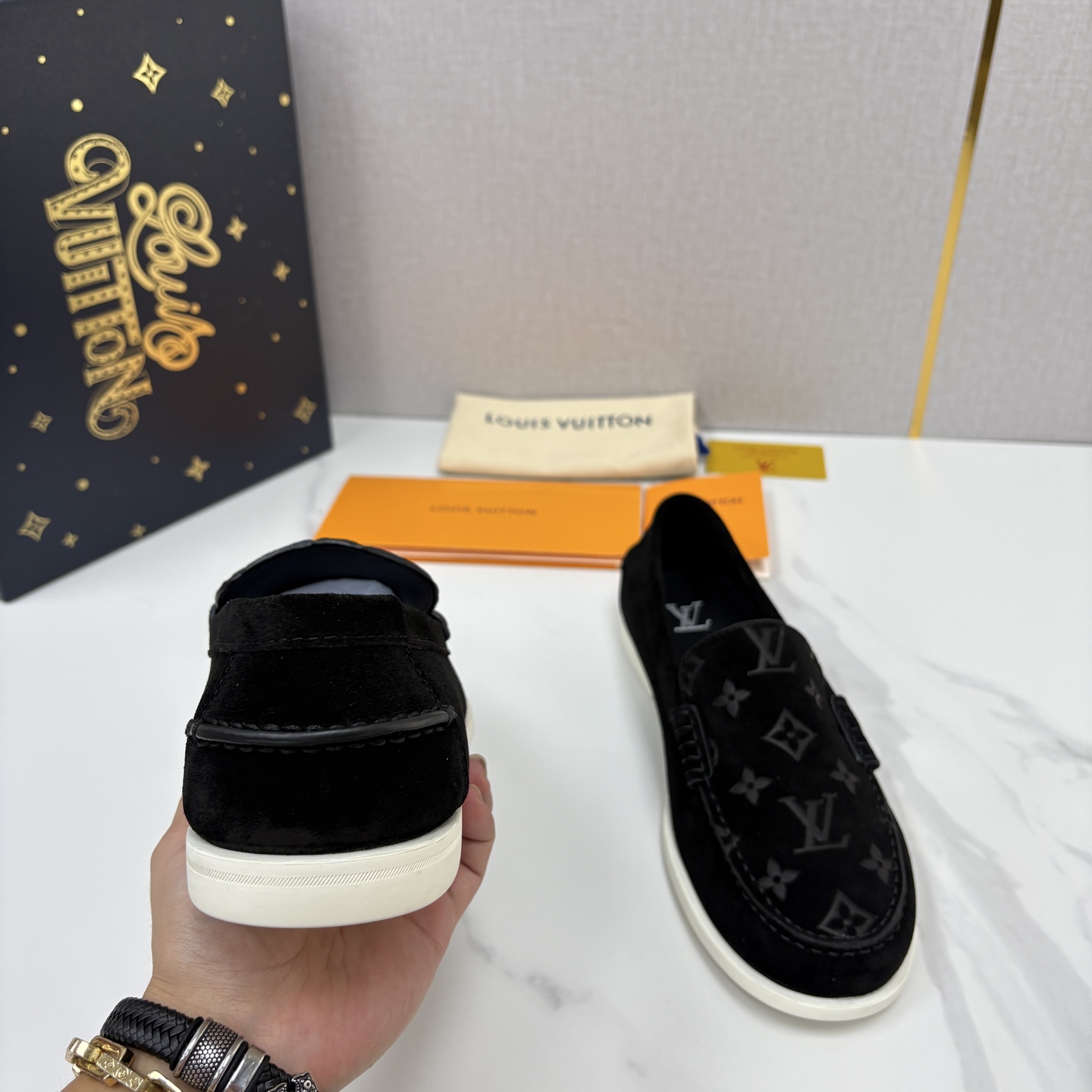 💋💍L 家新品 LOU*S  VUITTO*  新品男士休闲乐福鞋    甄选进口开边珠牛皮/反绒牛皮制