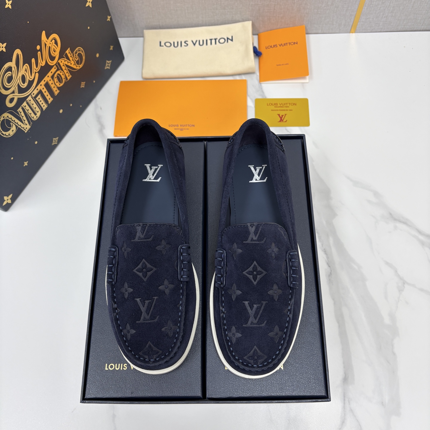 💋💍L 家新品 LOU*S  VUITTO*  新品男士休闲乐福鞋    甄选进口开边珠牛皮/反绒牛皮制