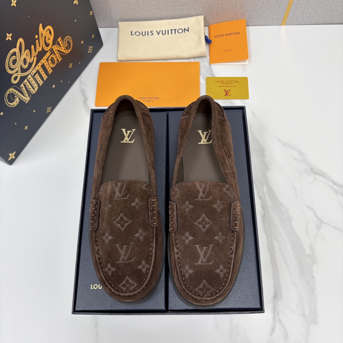 💋💍L 家新品 LOU*S  VUITTO*  新品男士休闲乐福鞋    甄选进口开边珠牛皮/反绒牛皮制