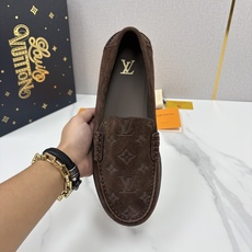 💋💍L 家新品 LOU*S VUITTO* 新品男士休闲乐福鞋 甄选进口开边珠牛皮/反绒牛皮制 💋💍L 家新品 LOU*S VUITTO* 新品男士休闲乐福鞋 甄选进口开边珠牛皮/反绒牛皮制