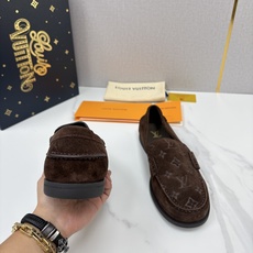 💋💍L 家新品 LOU*S VUITTO* 新品男士休闲乐福鞋 甄选进口开边珠牛皮/反绒牛皮制 💋💍L 家新品 LOU*S VUITTO* 新品男士休闲乐福鞋 甄选进口开边珠牛皮/反绒牛皮制