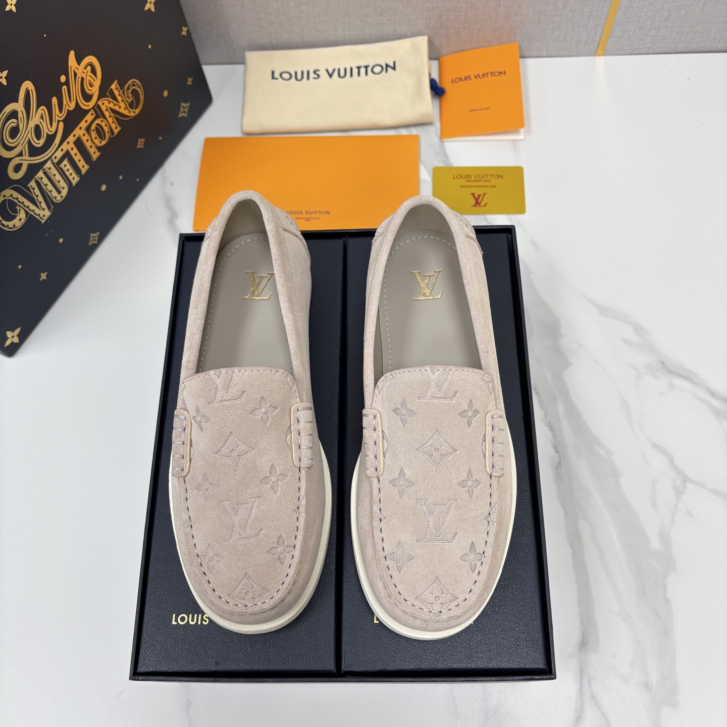 💋💍L 家新品 LOU*S  VUITTO*  新品男士休闲乐福鞋    甄选进口开边珠牛皮/反绒牛皮制