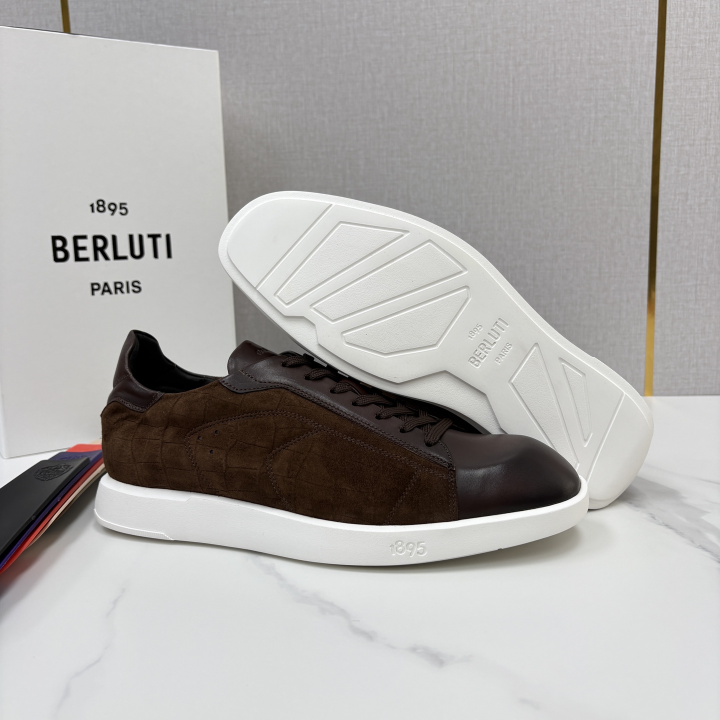 💋💍Berlut* 布鲁提 新款刀锋造型板鞋来袭 新品Stellar 拼接鳄鱼纹🐊休闲运动鞋 官方 15,30 💋💍Berlut* 布鲁提 新款刀锋造型板鞋来袭 新品Stellar 拼接鳄鱼纹🐊休闲运动鞋 官方 15,30