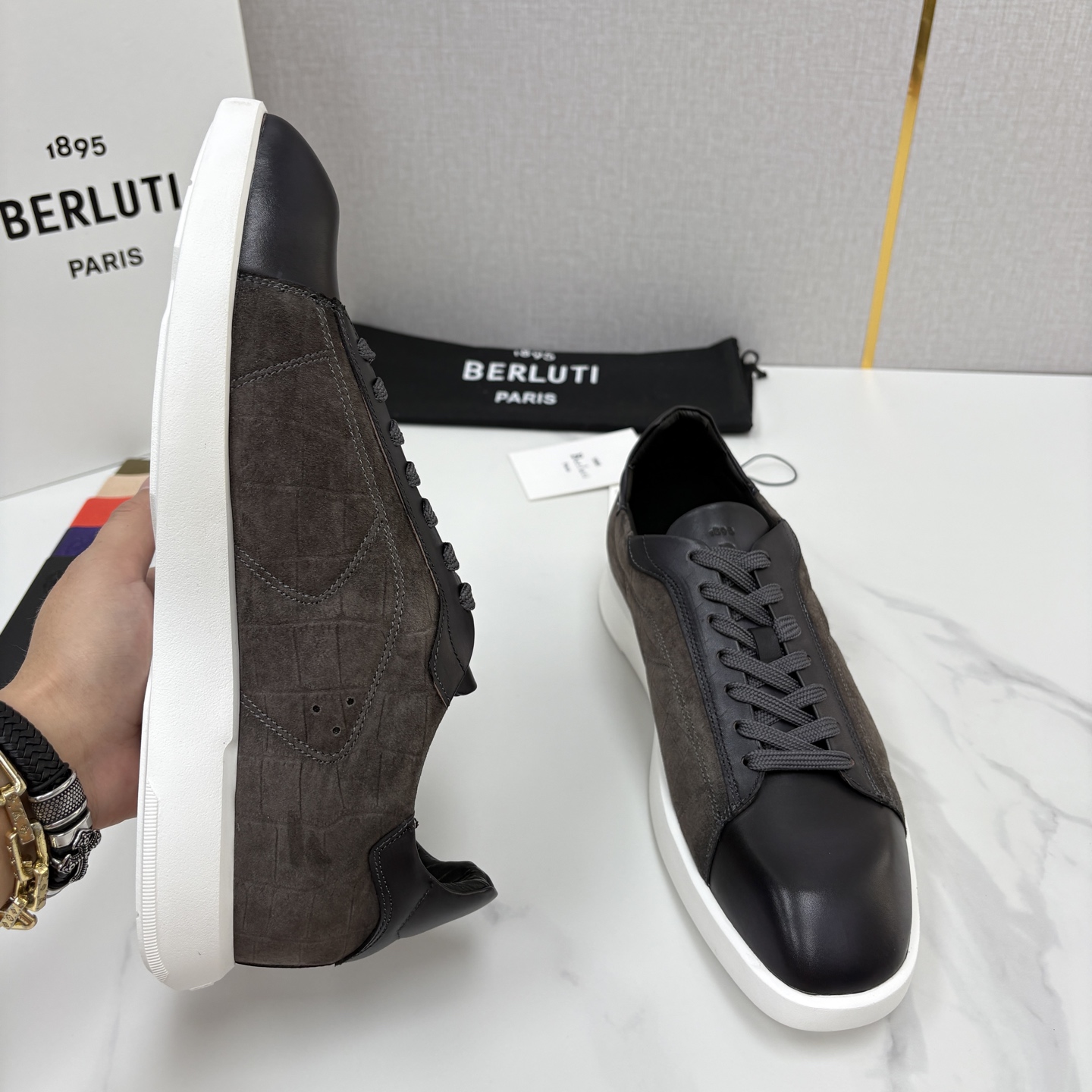 💋💍Berlut* 布鲁提 新款刀锋造型板鞋来袭 新品Stellar 拼接鳄鱼纹🐊休闲运动鞋 官方 15,30 💋💍Berlut* 布鲁提 新款刀锋造型板鞋来袭 新品Stellar 拼接鳄鱼纹🐊休闲运动鞋 官方 15,30