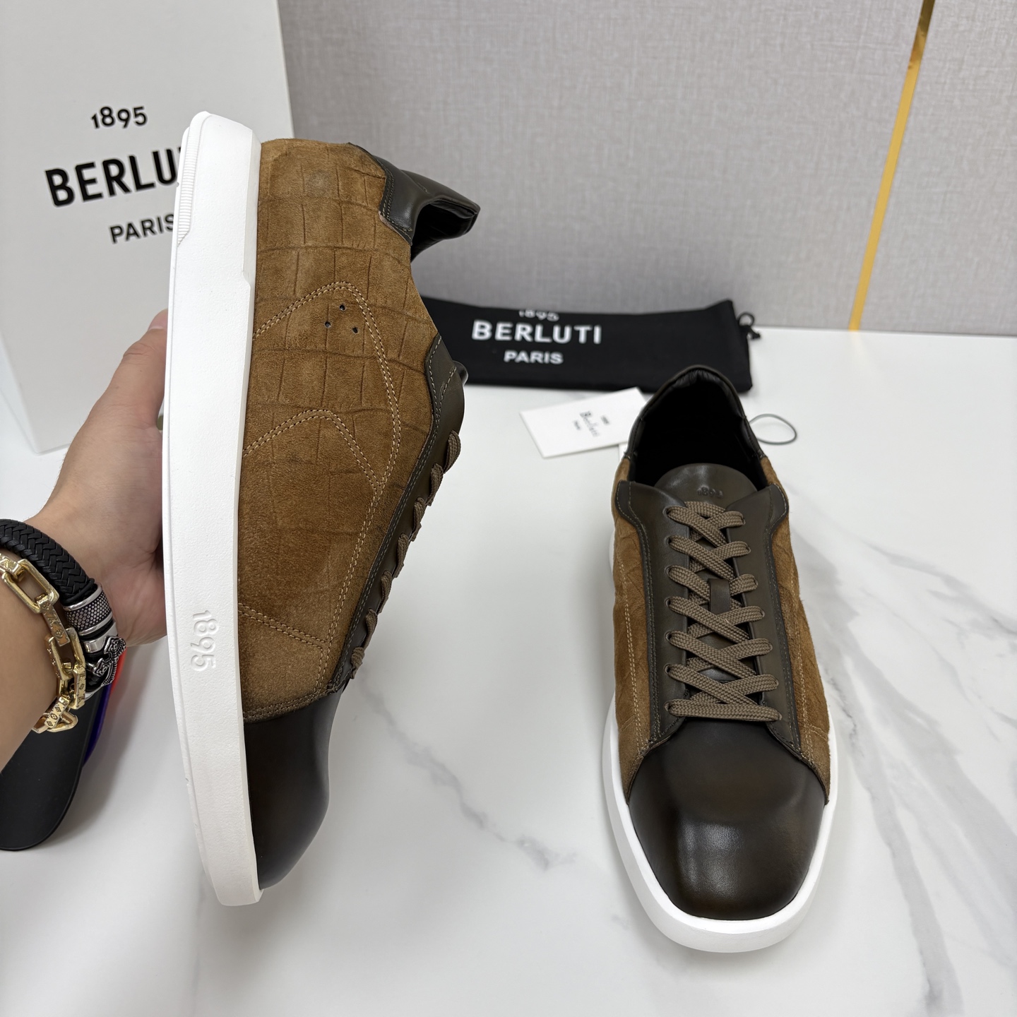💋💍Berlut* 布鲁提 新款刀锋造型板鞋来袭 新品Stellar 拼接鳄鱼纹🐊休闲运动鞋 官方 15,30 💋💍Berlut* 布鲁提 新款刀锋造型板鞋来袭 新品Stellar 拼接鳄鱼纹🐊休闲运动鞋 官方 15,30