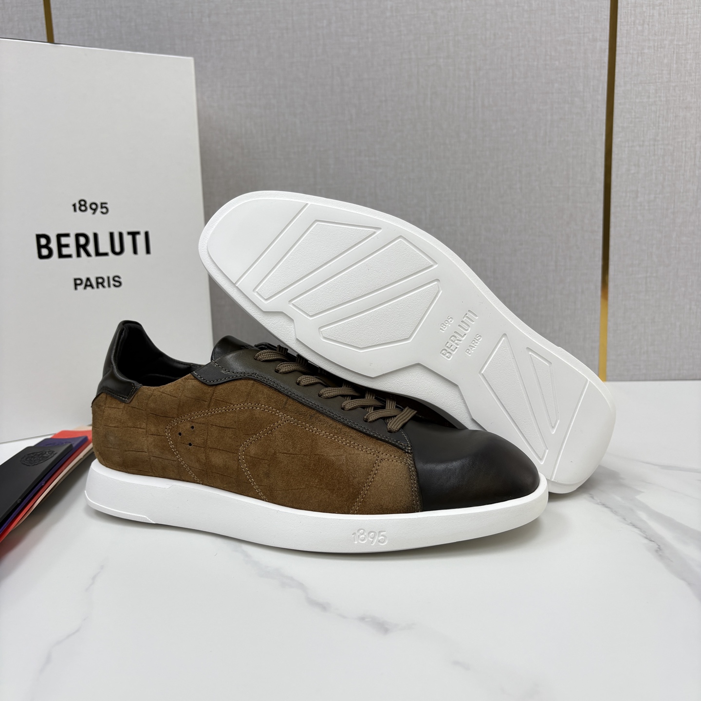 💋💍Berlut* 布鲁提 新款刀锋造型板鞋来袭 新品Stellar 拼接鳄鱼纹🐊休闲运动鞋 官方 15,30 💋💍Berlut* 布鲁提 新款刀锋造型板鞋来袭 新品Stellar 拼接鳄鱼纹🐊休闲运动鞋 官方 15,30