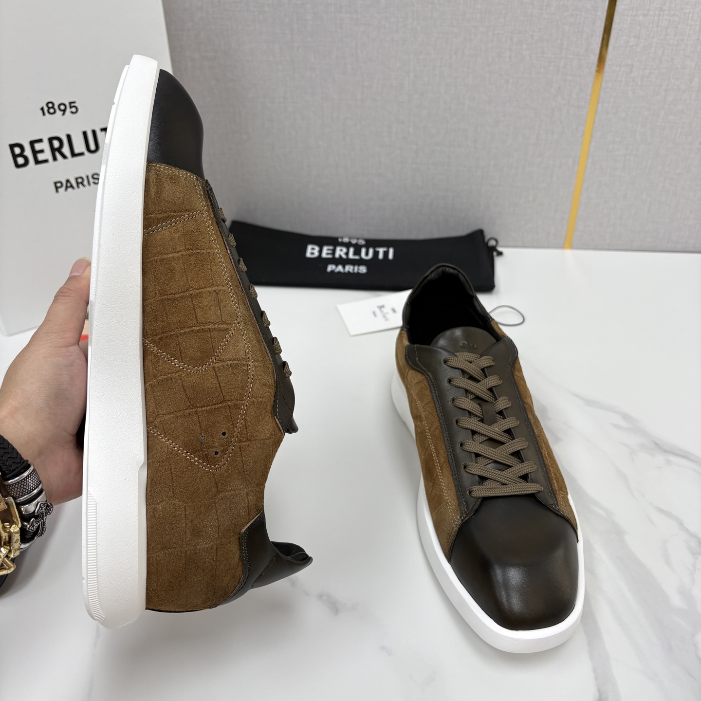 💋💍Berlut* 布鲁提 新款刀锋造型板鞋来袭 新品Stellar 拼接鳄鱼纹🐊休闲运动鞋 官方 15,30 💋💍Berlut* 布鲁提 新款刀锋造型板鞋来袭 新品Stellar 拼接鳄鱼纹🐊休闲运动鞋 官方 15,30