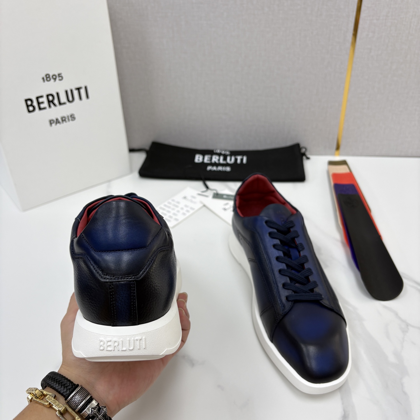 💋💍Berlut* 布鲁提 新款刀锋造型板鞋来袭 新品Stellar Scritto刺青手绘图纹休闲运动鞋 官 💋💍Berlut* 布鲁提 新款刀锋造型板鞋来袭 新品Stellar Scritto刺青手绘图纹休闲运动鞋 官