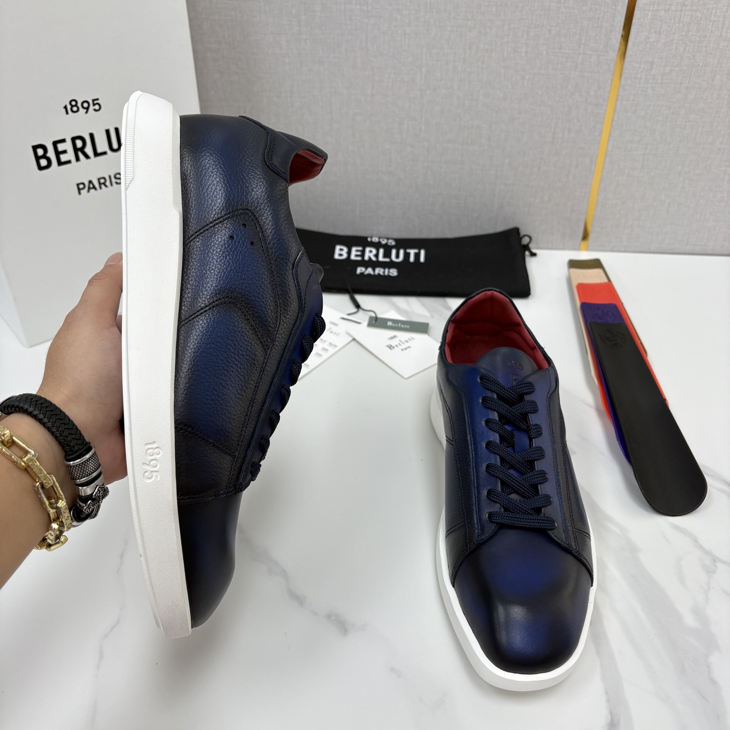 💋💍Berlut* 布鲁提 新款刀锋造型板鞋来袭 新品Stellar Scritto刺青手绘图纹休闲运动鞋 官 💋💍Berlut* 布鲁提 新款刀锋造型板鞋来袭 新品Stellar Scritto刺青手绘图纹休闲运动鞋 官
