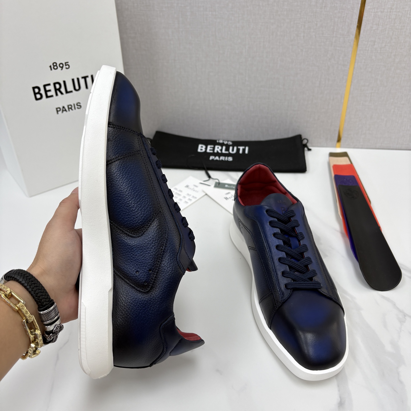 💋💍Berlut* 布鲁提 新款刀锋造型板鞋来袭 新品Stellar Scritto刺青手绘图纹休闲运动鞋 官 💋💍Berlut* 布鲁提 新款刀锋造型板鞋来袭 新品Stellar Scritto刺青手绘图纹休闲运动鞋 官