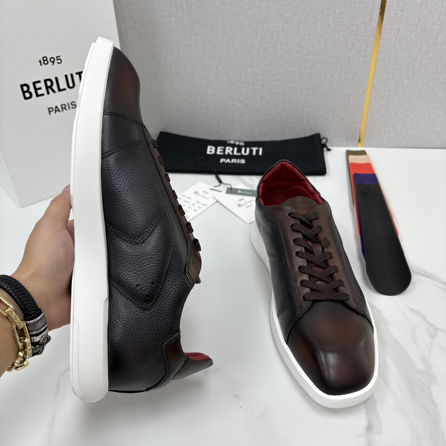 💋💍Berlut* 布鲁提 新款刀锋造型板鞋来袭 新品Stellar Scritto刺青手绘图纹休闲运动鞋 官 💋💍Berlut* 布鲁提 新款刀锋造型板鞋来袭 新品Stellar Scritto刺青手绘图纹休闲运动鞋 官