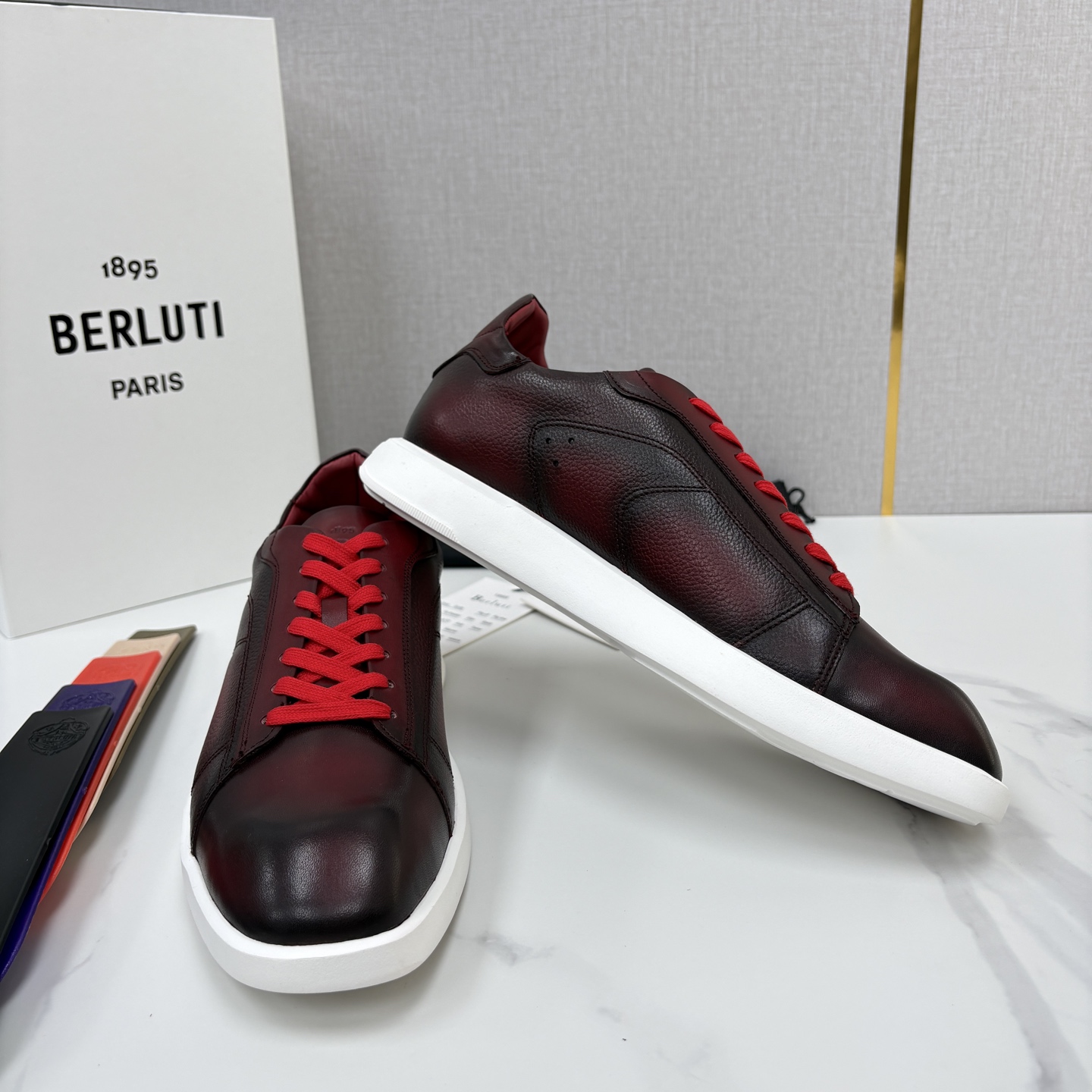 💋💍Berlut* 布鲁提 新款刀锋造型板鞋来袭 新品Stellar Scritto刺青手绘图纹休闲运动鞋 官 💋💍Berlut* 布鲁提 新款刀锋造型板鞋来袭 新品Stellar Scritto刺青手绘图纹休闲运动鞋 官