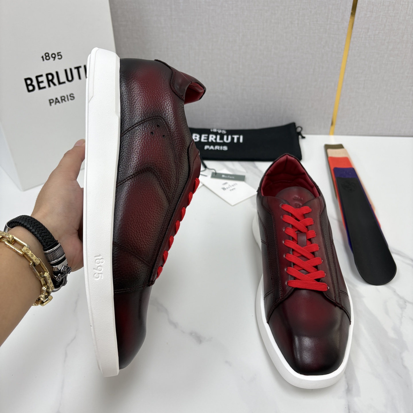 💋💍Berlut* 布鲁提 新款刀锋造型板鞋来袭 新品Stellar Scritto刺青手绘图纹休闲运动鞋 官 💋💍Berlut* 布鲁提 新款刀锋造型板鞋来袭 新品Stellar Scritto刺青手绘图纹休闲运动鞋 官
