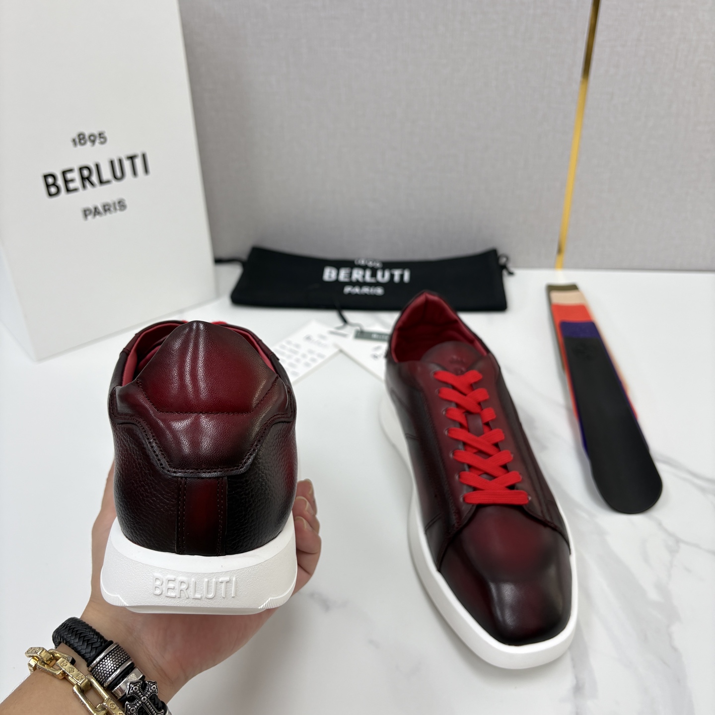 💋💍Berlut* 布鲁提 新款刀锋造型板鞋来袭 新品Stellar Scritto刺青手绘图纹休闲运动鞋 官 💋💍Berlut* 布鲁提 新款刀锋造型板鞋来袭 新品Stellar Scritto刺青手绘图纹休闲运动鞋 官