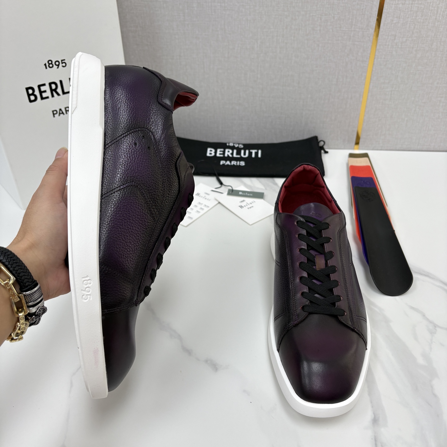 💋💍Berlut* 布鲁提 新款刀锋造型板鞋来袭 新品Stellar Scritto刺青手绘图纹休闲运动鞋 官 💋💍Berlut* 布鲁提 新款刀锋造型板鞋来袭 新品Stellar Scritto刺青手绘图纹休闲运动鞋 官