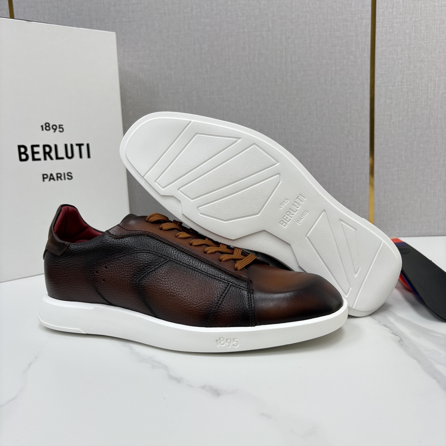 💋💍Berlut* 布鲁提 新款刀锋造型板鞋来袭 新品Stellar Scritto刺青手绘图纹休闲运动鞋 官 💋💍Berlut* 布鲁提 新款刀锋造型板鞋来袭 新品Stellar Scritto刺青手绘图纹休闲运动鞋 官