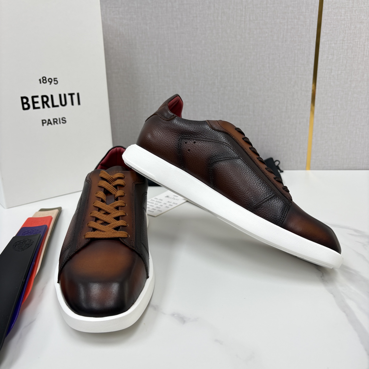 💋💍Berlut* 布鲁提 新款刀锋造型板鞋来袭 新品Stellar Scritto刺青手绘图纹休闲运动鞋 官 💋💍Berlut* 布鲁提 新款刀锋造型板鞋来袭 新品Stellar Scritto刺青手绘图纹休闲运动鞋 官