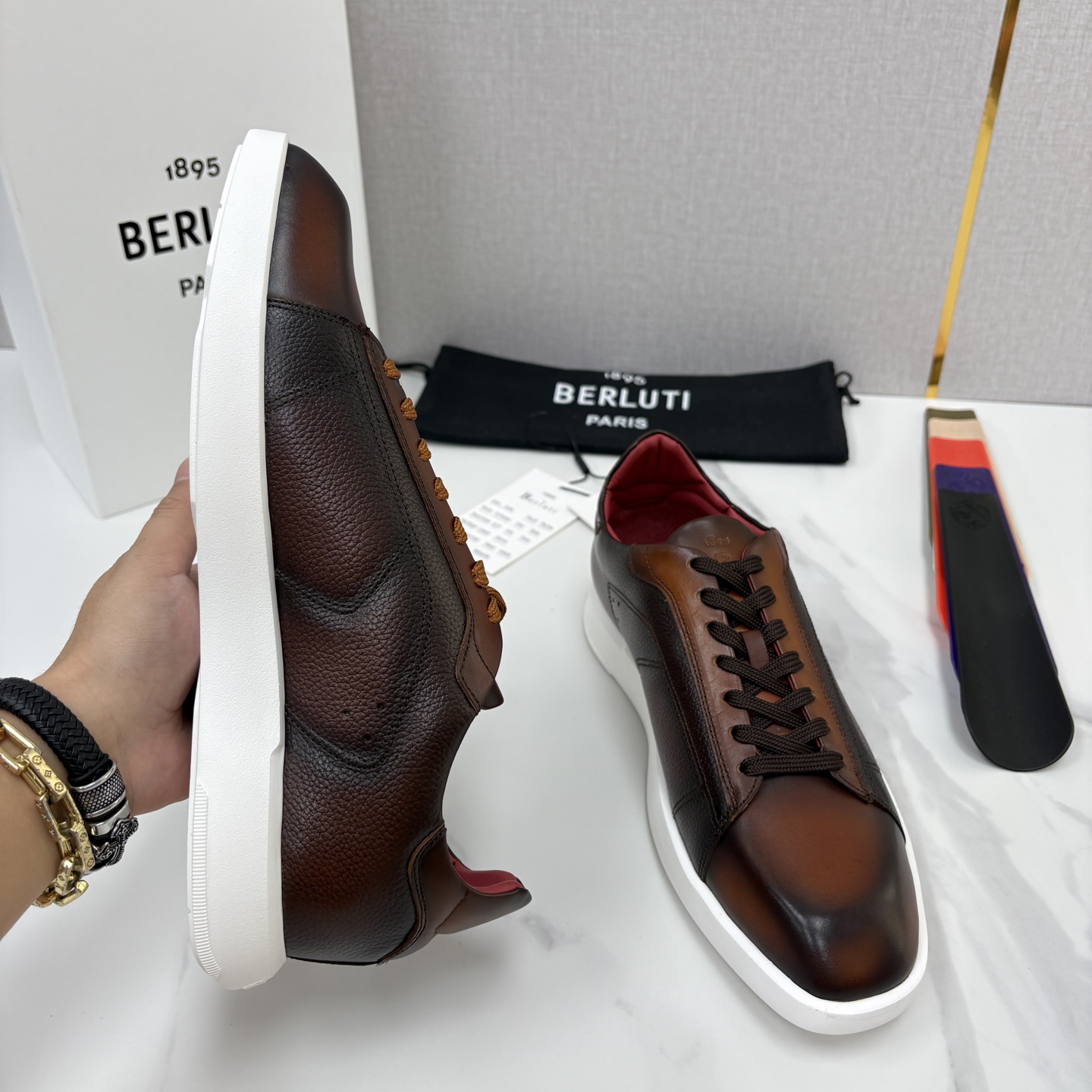 💋💍Berlut* 布鲁提 新款刀锋造型板鞋来袭 新品Stellar Scritto刺青手绘图纹休闲运动鞋 官 💋💍Berlut* 布鲁提 新款刀锋造型板鞋来袭 新品Stellar Scritto刺青手绘图纹休闲运动鞋 官