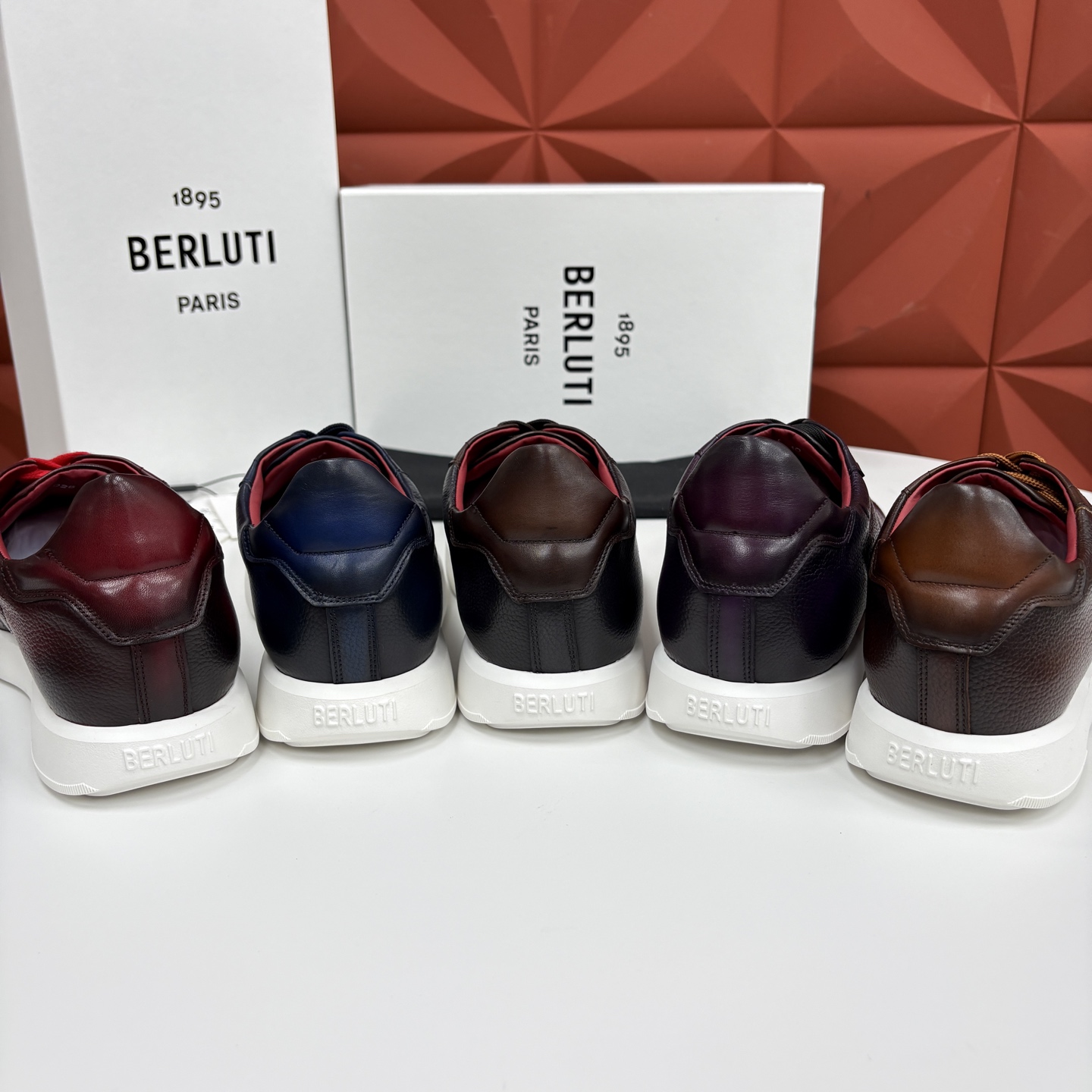 💋💍Berlut* 布鲁提 新款刀锋造型板鞋来袭 新品Stellar Scritto刺青手绘图纹休闲运动鞋 官 💋💍Berlut* 布鲁提 新款刀锋造型板鞋来袭 新品Stellar Scritto刺青手绘图纹休闲运动鞋 官