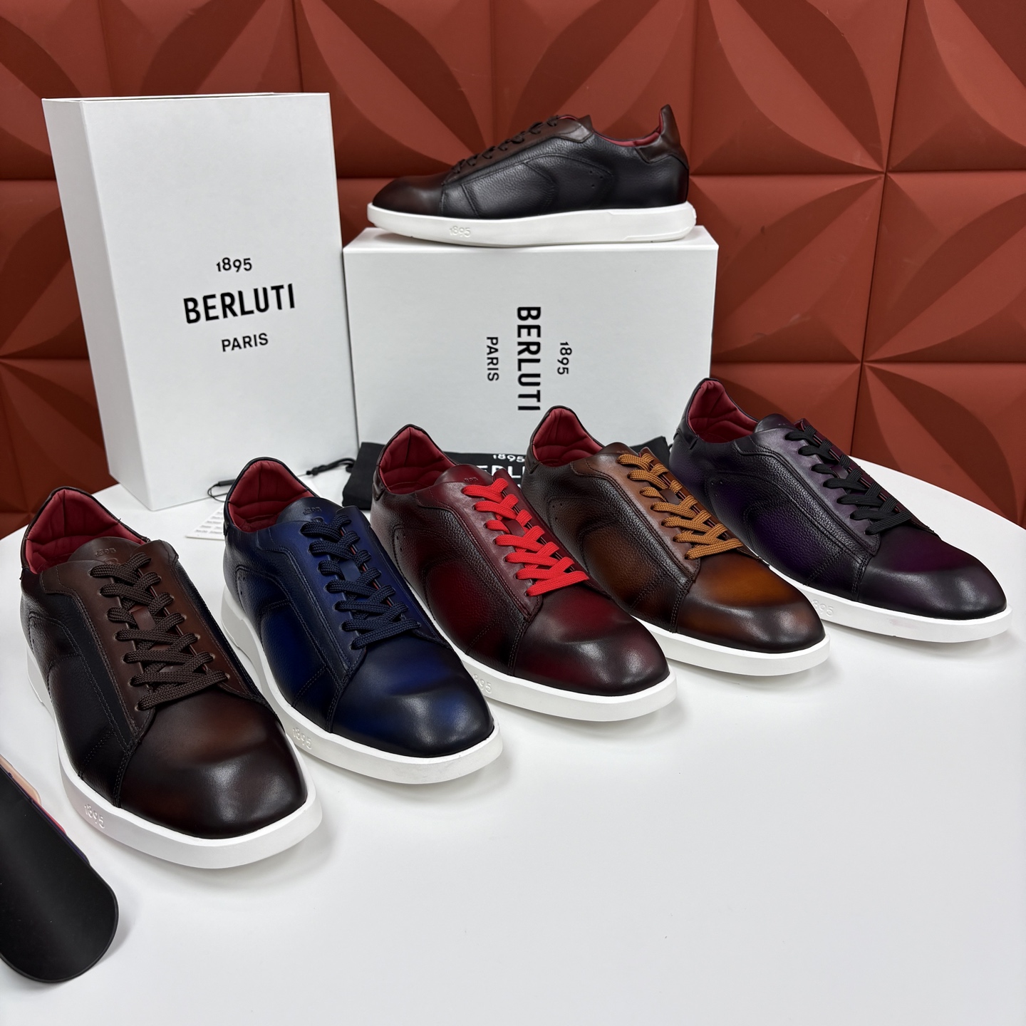 💋💍Berlut* 布鲁提 新款刀锋造型板鞋来袭 新品Stellar Scritto刺青手绘图纹休闲运动鞋 官 💋💍Berlut* 布鲁提 新款刀锋造型板鞋来袭 新品Stellar Scritto刺青手绘图纹休闲运动鞋 官