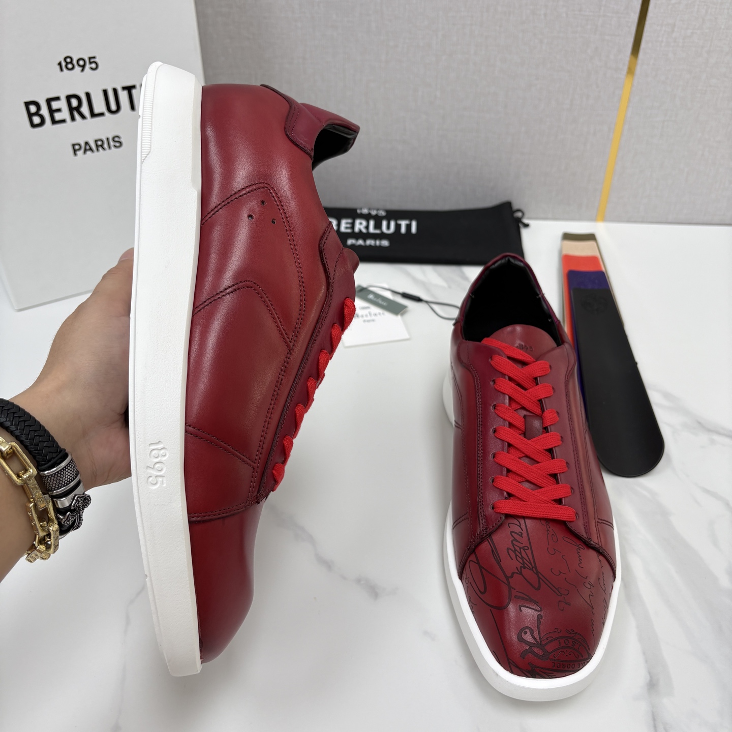💋💍Berlut* 布鲁提 新款刀锋造型板鞋来袭 新品Stellar Scritto刺青手绘图纹休闲运动鞋 官 💋💍Berlut* 布鲁提 新款刀锋造型板鞋来袭 新品Stellar Scritto刺青手绘图纹休闲运动鞋 官