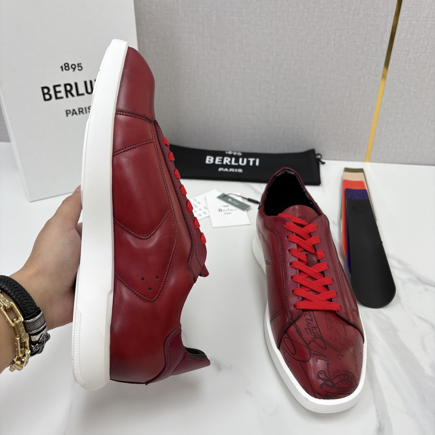 💋💍Berlut* 布鲁提 新款刀锋造型板鞋来袭 新品Stellar Scritto刺青手绘图纹休闲运动鞋 官 💋💍Berlut* 布鲁提 新款刀锋造型板鞋来袭 新品Stellar Scritto刺青手绘图纹休闲运动鞋 官