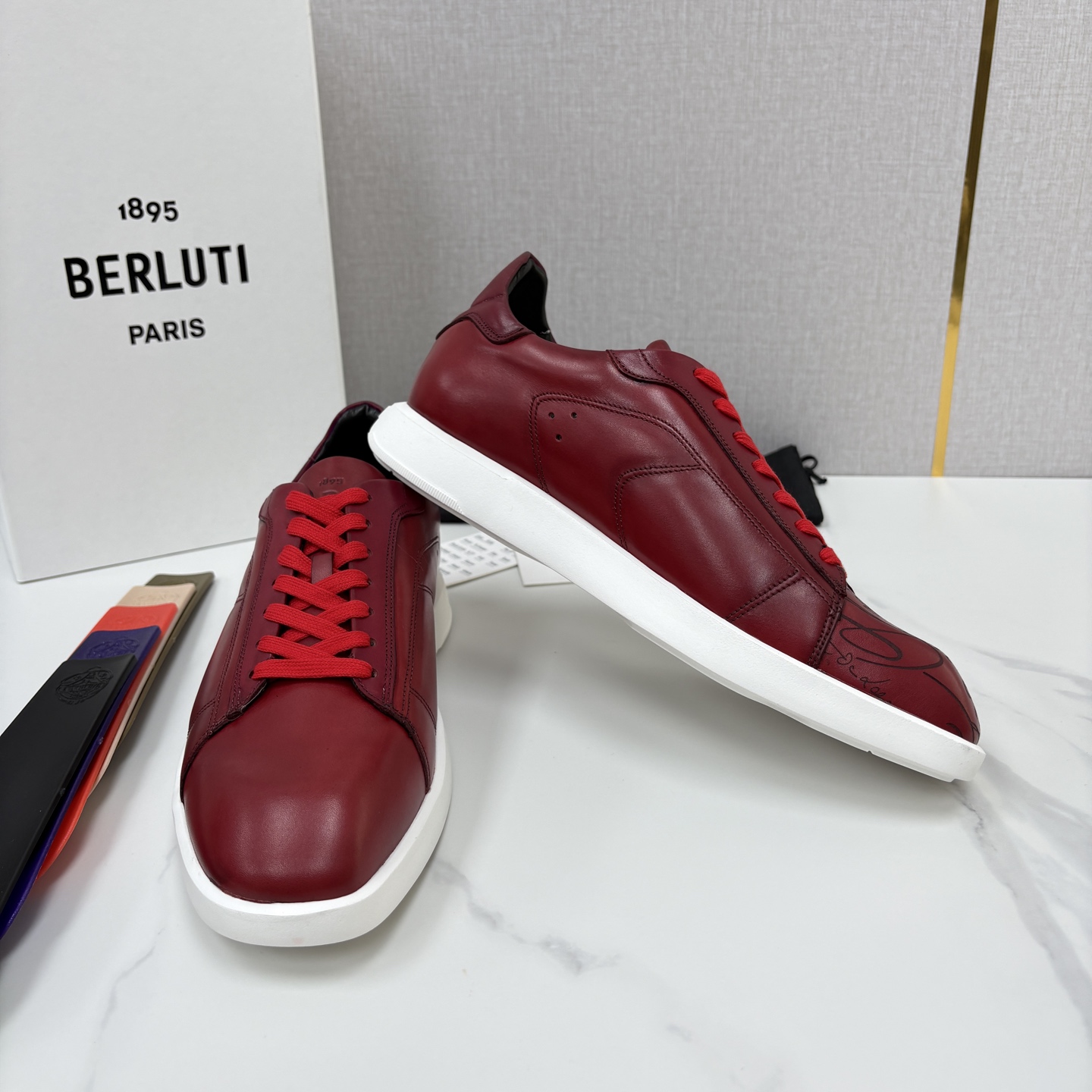 💋💍Berlut* 布鲁提 新款刀锋造型板鞋来袭 新品Stellar Scritto刺青手绘图纹休闲运动鞋 官 💋💍Berlut* 布鲁提 新款刀锋造型板鞋来袭 新品Stellar Scritto刺青手绘图纹休闲运动鞋 官