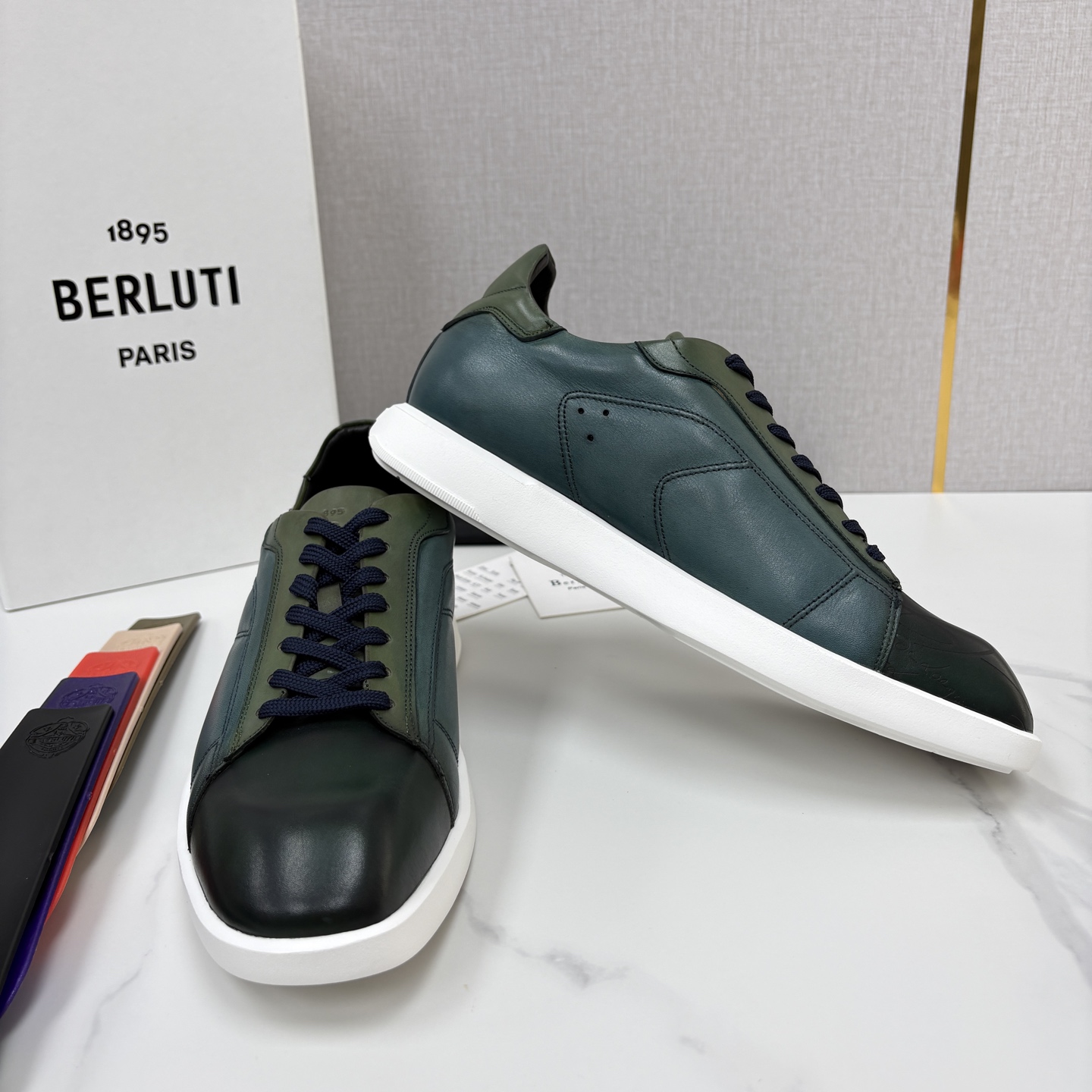 💋💍Berlut* 布鲁提 新款刀锋造型板鞋来袭 新品Stellar Scritto刺青手绘图纹休闲运动鞋 官 💋💍Berlut* 布鲁提 新款刀锋造型板鞋来袭 新品Stellar Scritto刺青手绘图纹休闲运动鞋 官