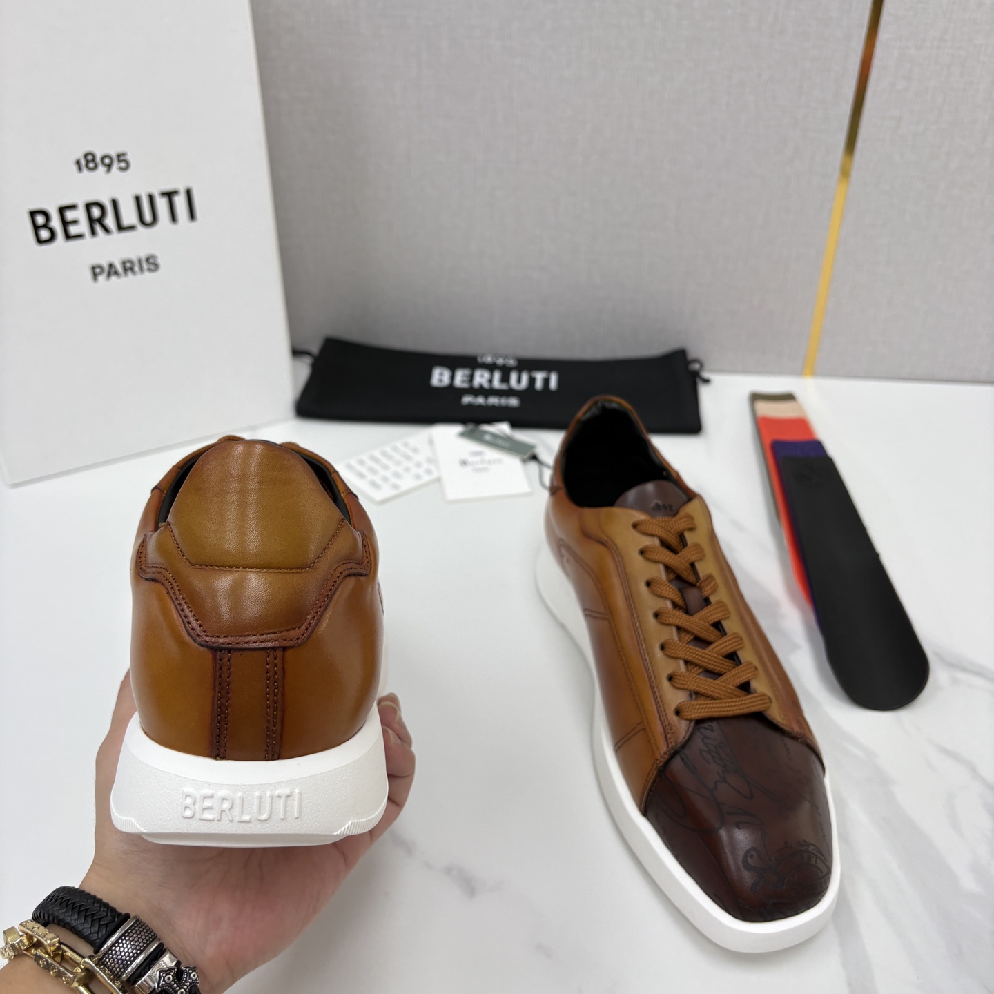 💋💍Berlut* 布鲁提 新款刀锋造型板鞋来袭 新品Stellar Scritto刺青手绘图纹休闲运动鞋 官 💋💍Berlut* 布鲁提 新款刀锋造型板鞋来袭 新品Stellar Scritto刺青手绘图纹休闲运动鞋 官