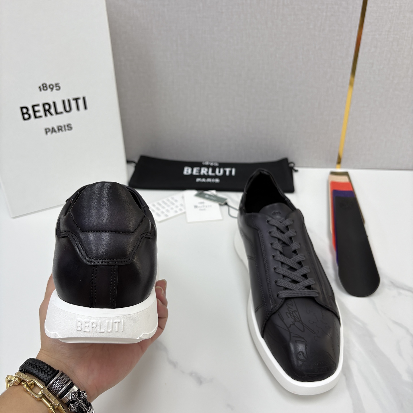 💋💍Berlut* 布鲁提 新款刀锋造型板鞋来袭 新品Stellar Scritto刺青手绘图纹休闲运动鞋 官 💋💍Berlut* 布鲁提 新款刀锋造型板鞋来袭 新品Stellar Scritto刺青手绘图纹休闲运动鞋 官