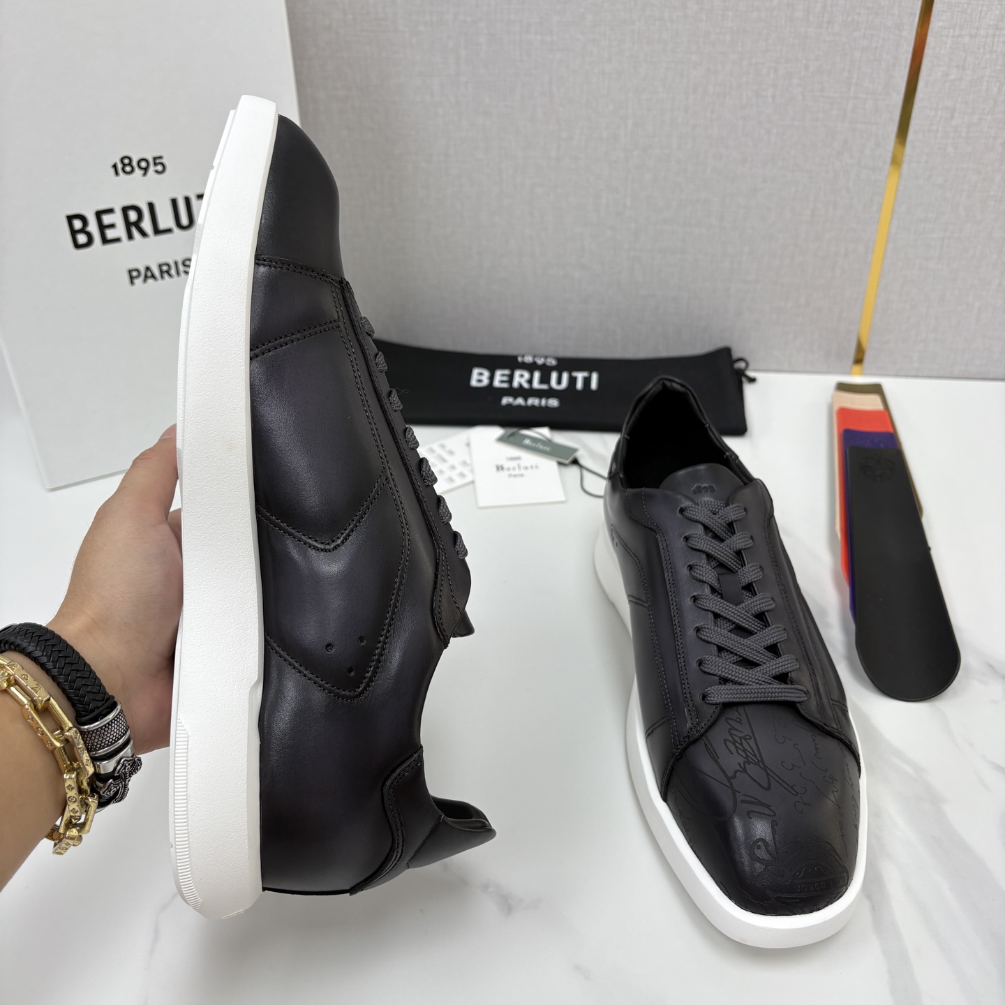 💋💍Berlut* 布鲁提 新款刀锋造型板鞋来袭 新品Stellar Scritto刺青手绘图纹休闲运动鞋 官 💋💍Berlut* 布鲁提 新款刀锋造型板鞋来袭 新品Stellar Scritto刺青手绘图纹休闲运动鞋 官