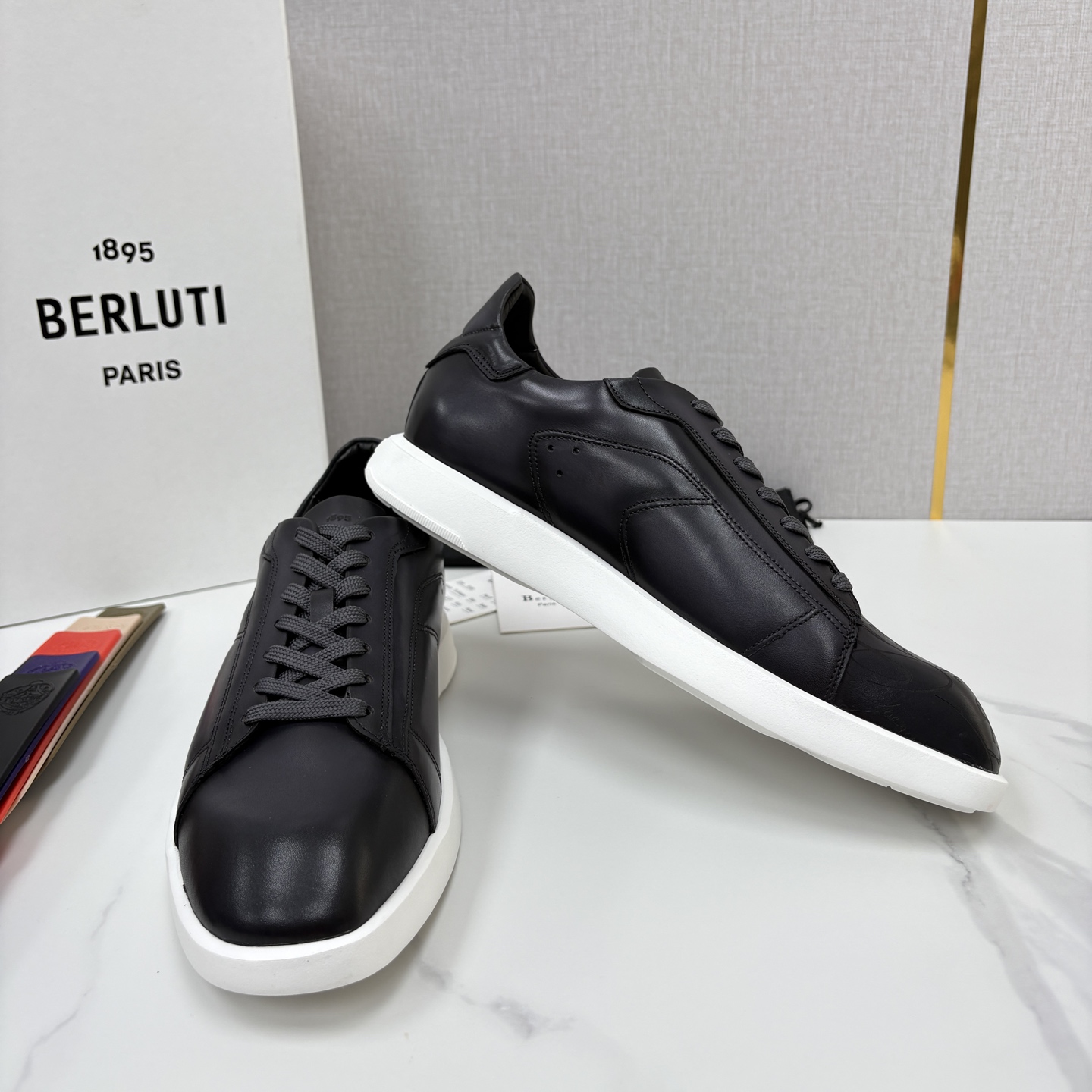 💋💍Berlut* 布鲁提 新款刀锋造型板鞋来袭 新品Stellar Scritto刺青手绘图纹休闲运动鞋 官 💋💍Berlut* 布鲁提 新款刀锋造型板鞋来袭 新品Stellar Scritto刺青手绘图纹休闲运动鞋 官