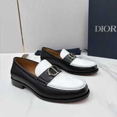 💋💍 CD家新品 迪-奥 Dio* Granville乐福鞋皮鞋 黑色光滑牛皮鞋 官方 8,400 这款乐 💋💍 CD家新品 迪-奥 Dio* Granville乐福鞋皮鞋 黑色光滑牛皮鞋 官方 8,400 这款乐