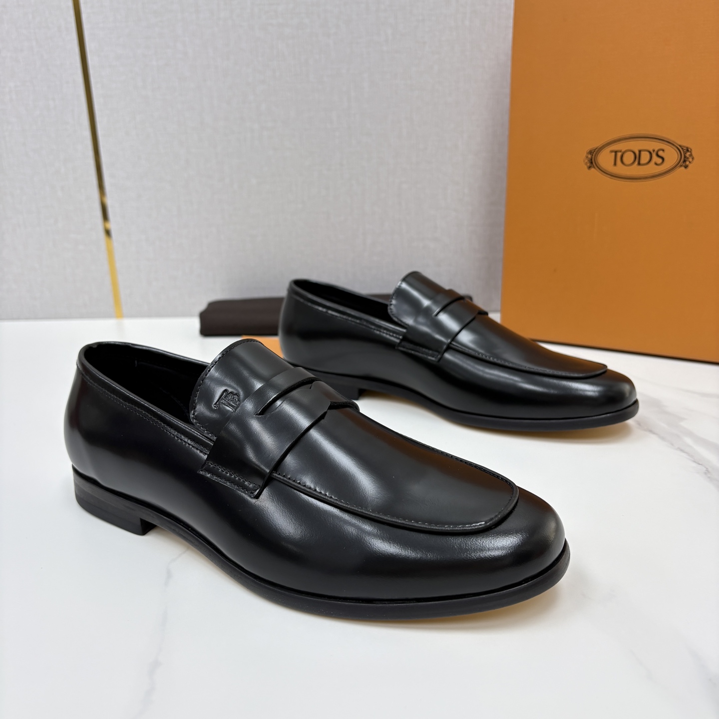 💋💍TOD*S 新品 托德-斯 皮革乐福鞋 官方 6,180 本款乐福鞋以柔软反牛皮革/牛皮/开边珠制成, 💋💍TOD*S 新品 托德-斯 皮革乐福鞋 官方 6,180 本款乐福鞋以柔软反牛皮革/牛皮/开边珠制成,