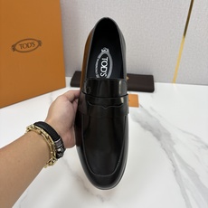 💋💍TOD*S 新品 托德-斯 皮革乐福鞋 官方 6,180 本款乐福鞋以柔软反牛皮革/牛皮/开边珠制成, 💋💍TOD*S 新品 托德-斯 皮革乐福鞋 官方 6,180 本款乐福鞋以柔软反牛皮革/牛皮/开边珠制成,