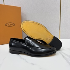 💋💍TOD*S 新品 托德-斯 皮革乐福鞋 官方 6,180 本款乐福鞋以柔软反牛皮革/牛皮/开边珠制成, 💋💍TOD*S 新品 托德-斯 皮革乐福鞋 官方 6,180 本款乐福鞋以柔软反牛皮革/牛皮/开边珠制成,