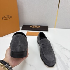 💋💍TOD*S 新品 托德-斯 皮革乐福鞋 官方 6,180 本款乐福鞋以柔软反牛皮革/牛皮/开边珠制成, 💋💍TOD*S 新品 托德-斯 皮革乐福鞋 官方 6,180 本款乐福鞋以柔软反牛皮革/牛皮/开边珠制成,