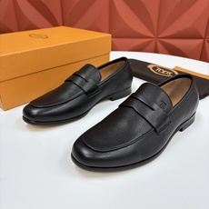 💋💍TOD*S 新品 托德-斯 皮革乐福鞋 官方 6,180 本款乐福鞋以柔软反牛皮革/牛皮/开边珠制成, 💋💍TOD*S 新品 托德-斯 皮革乐福鞋 官方 6,180 本款乐福鞋以柔软反牛皮革/牛皮/开边珠制成,