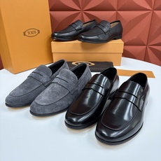 💋💍TOD*S 新品 托德-斯 皮革乐福鞋 官方 6,180 本款乐福鞋以柔软反牛皮革/牛皮/开边珠制成, 💋💍TOD*S 新品 托德-斯 皮革乐福鞋 官方 6,180 本款乐福鞋以柔软反牛皮革/牛皮/开边珠制成,