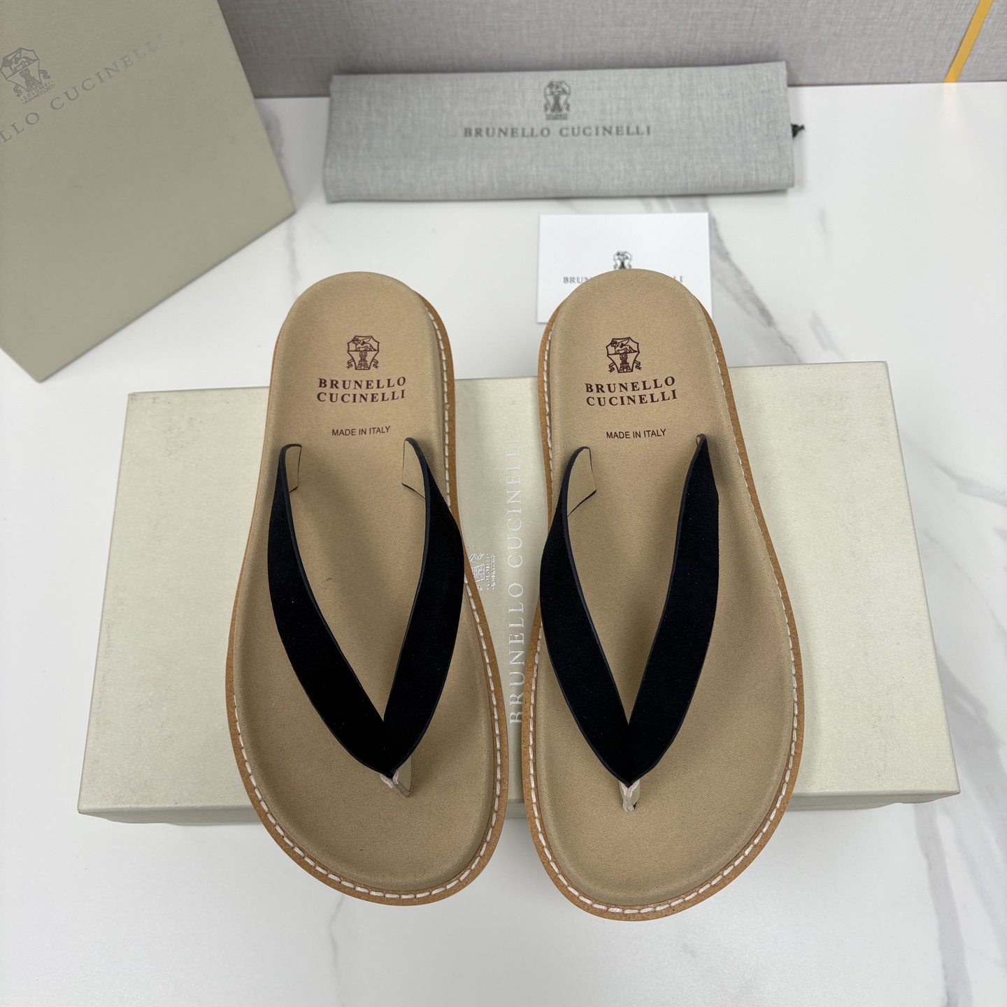 💋💍BC家  新品凉拖鞋 Brunell* Cucinell*  官方 5,700  考究的材料精美了这款夏季男士休闲街