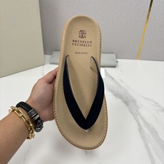 💋💍BC家 新品凉拖鞋 Brunell* Cucinell* 官方 5,700 考究的材料精美了这款夏季男士休闲街 💋💍BC家 新品凉拖鞋 Brunell* Cucinell* 官方 5,700 考究的材料精美了这款夏季男士休闲街