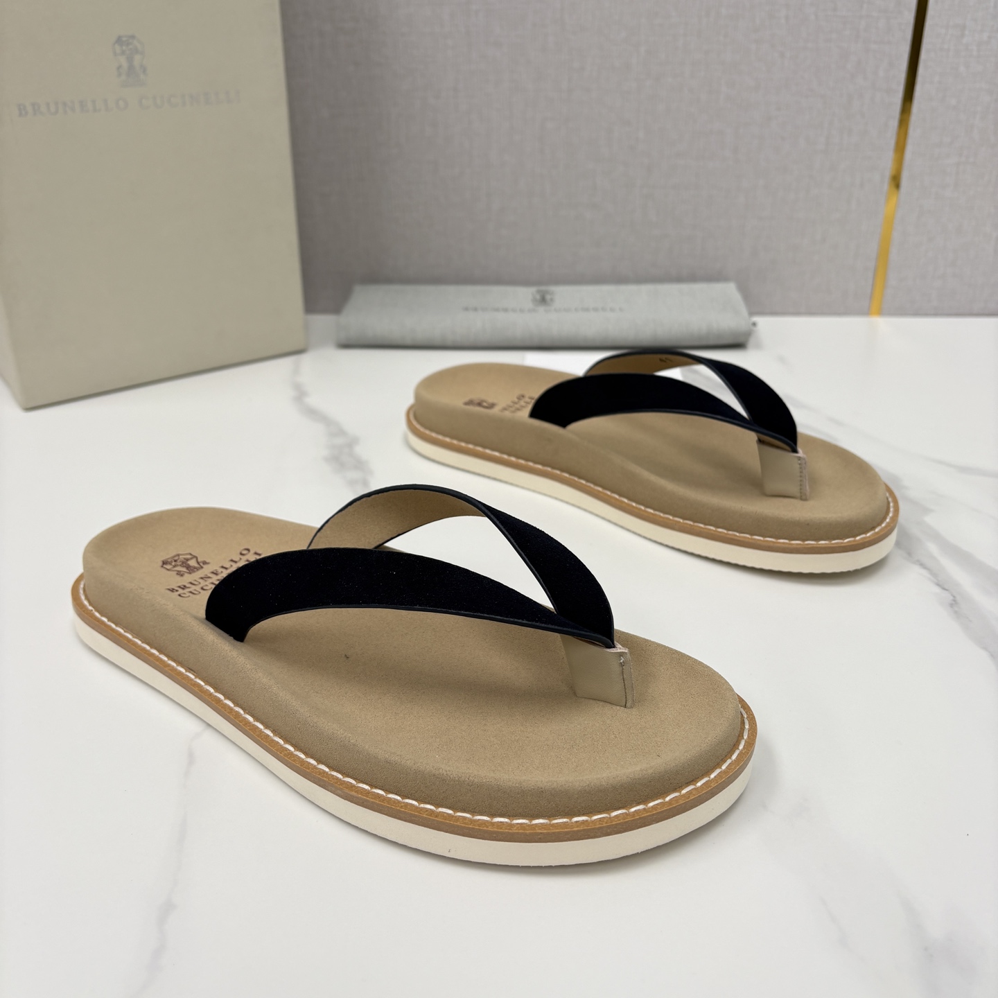 💋💍BC家 新品凉拖鞋 Brunell* Cucinell* 官方 5,700 考究的材料精美了这款夏季男士休闲街 💋💍BC家 新品凉拖鞋 Brunell* Cucinell* 官方 5,700 考究的材料精美了这款夏季男士休闲街
