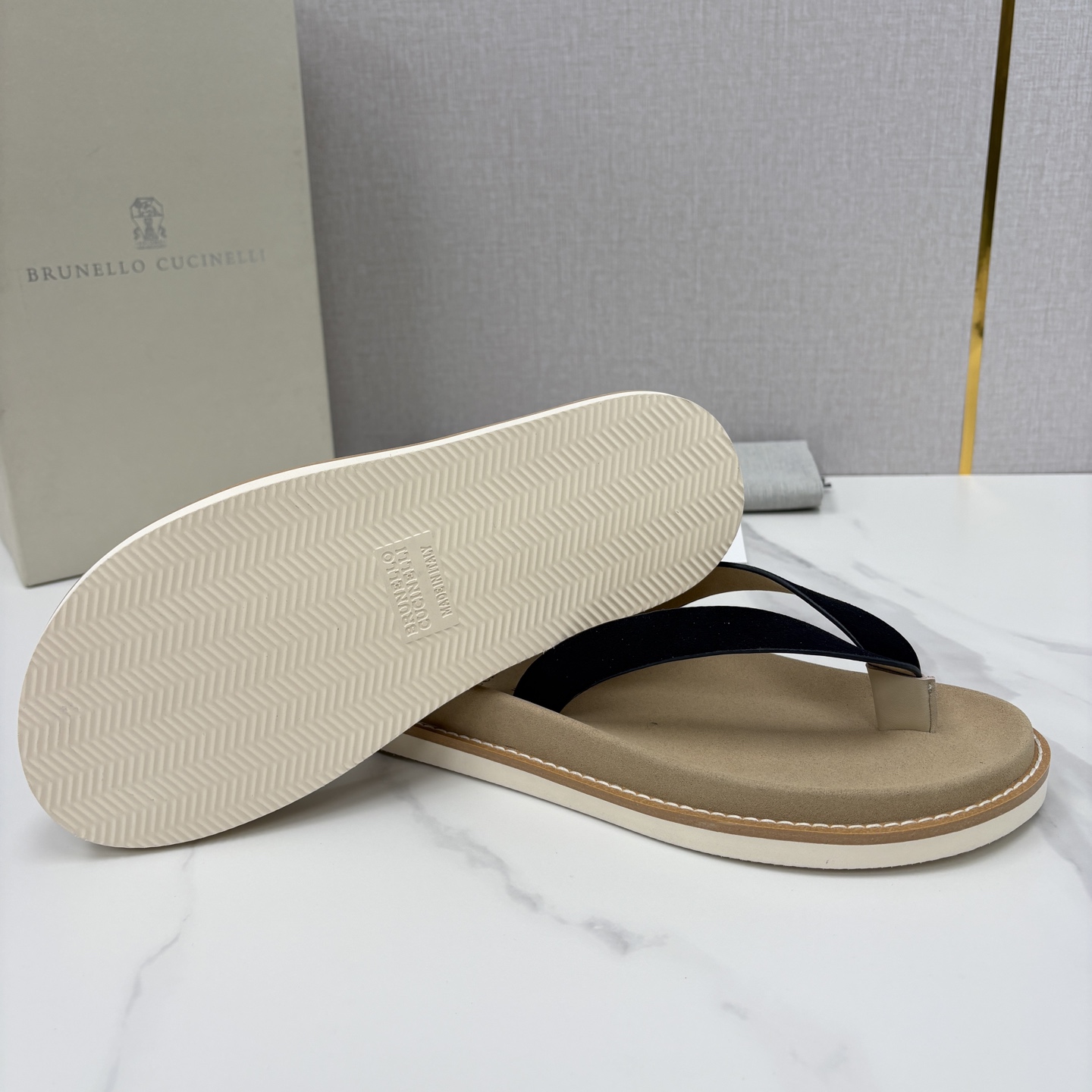 💋💍BC家 新品凉拖鞋 Brunell* Cucinell* 官方 5,700 考究的材料精美了这款夏季男士休闲街 💋💍BC家 新品凉拖鞋 Brunell* Cucinell* 官方 5,700 考究的材料精美了这款夏季男士休闲街