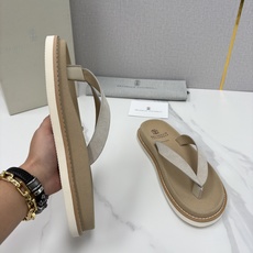 💋💍BC家 新品凉拖鞋 Brunell* Cucinell* 官方 5,700 考究的材料精美了这款夏季男士休闲街 💋💍BC家 新品凉拖鞋 Brunell* Cucinell* 官方 5,700 考究的材料精美了这款夏季男士休闲街